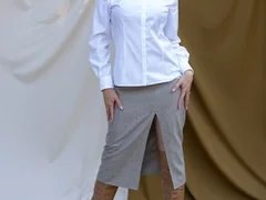 Fusta creion din lana cu slit pe picior